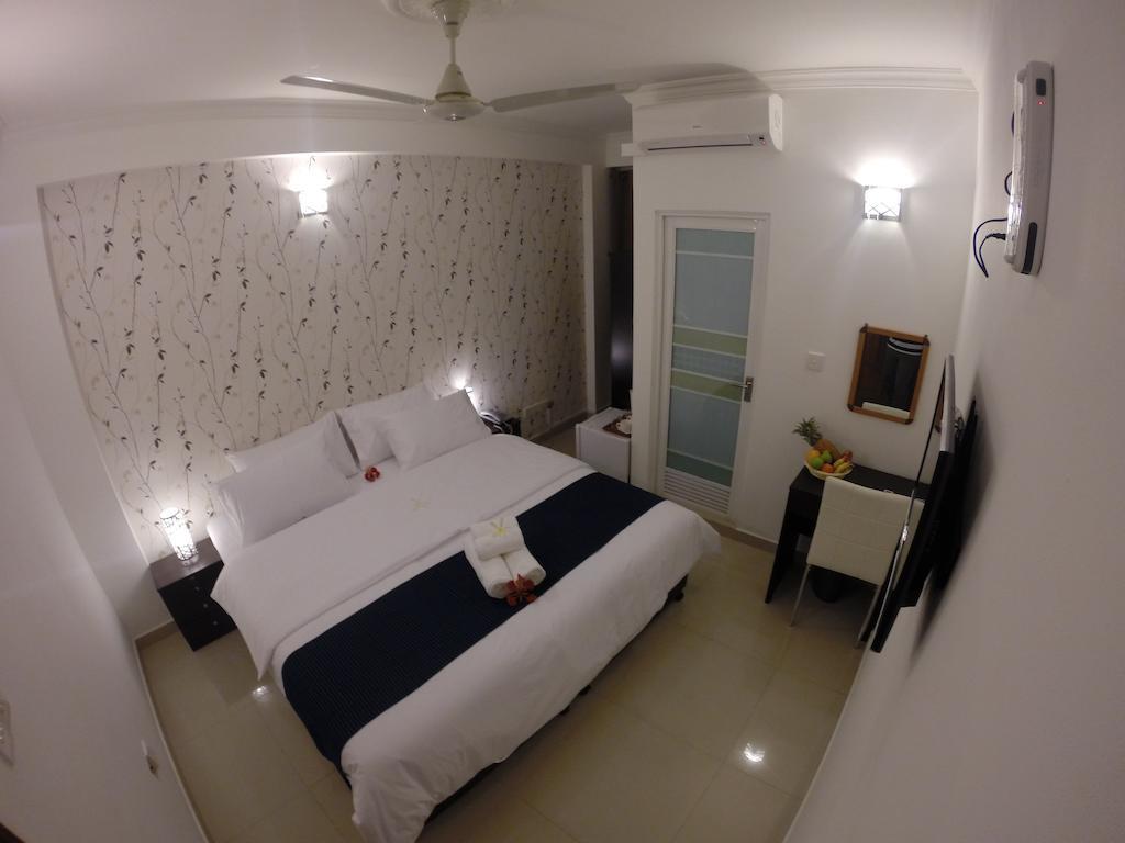 Crown Reef Maldives Hotel Male Room photo